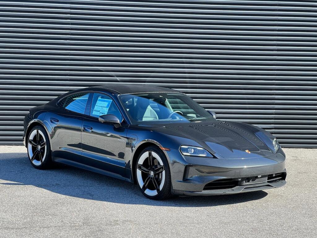 2025 Porsche Taycan photo 3