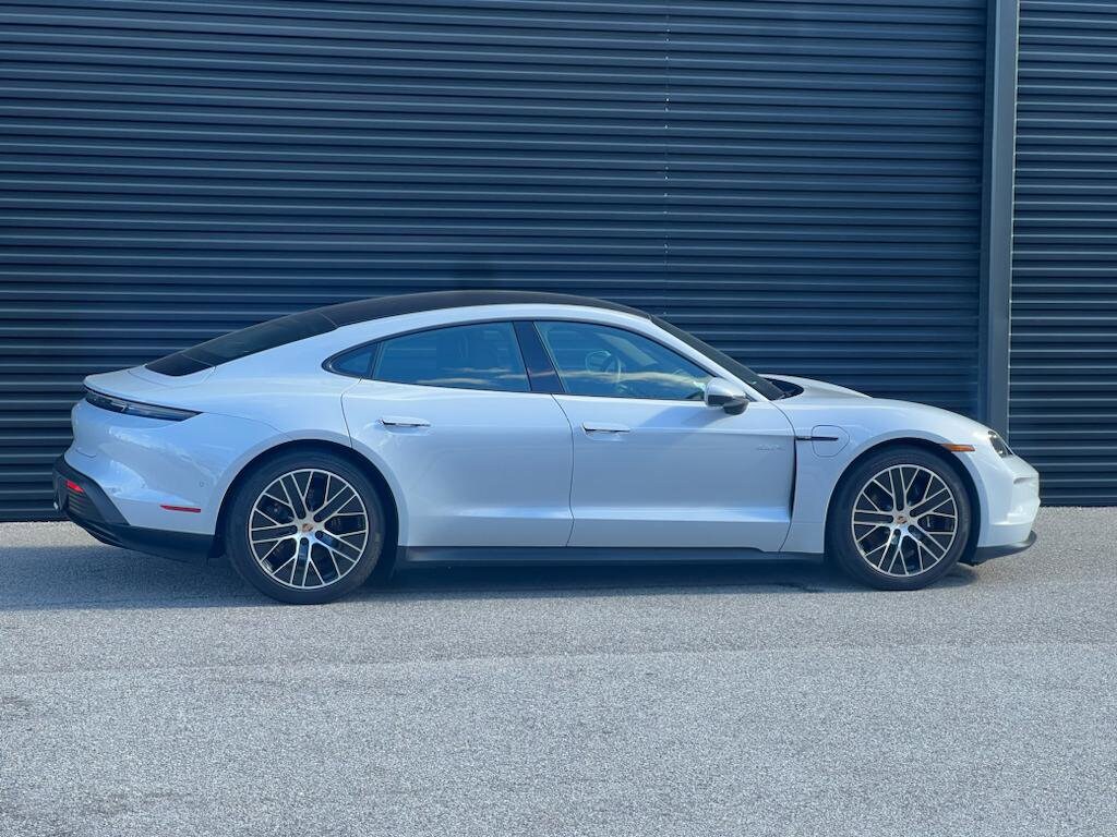 2025 Porsche Taycan Base photo 4