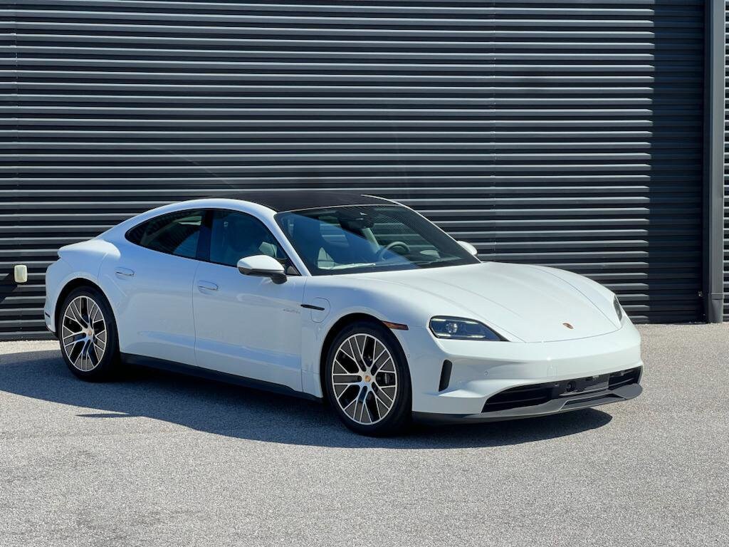 2025 Porsche Taycan Base photo 3