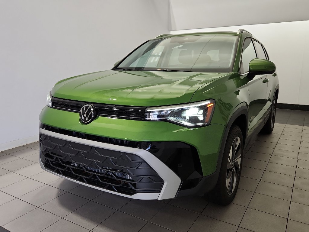 2025 Volkswagen Taos SE photo 2
