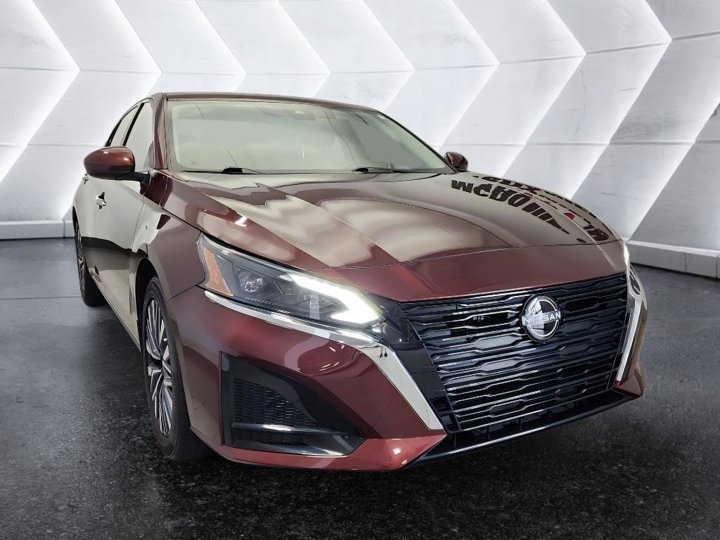 Used 2024 Nissan Altima 2.5 SV Sedan