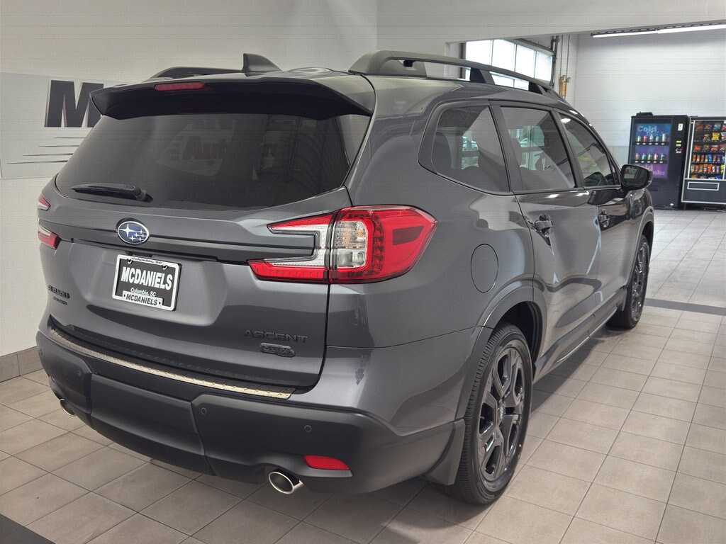 2025 Subaru Ascent Onyx Edition Touring photo 4