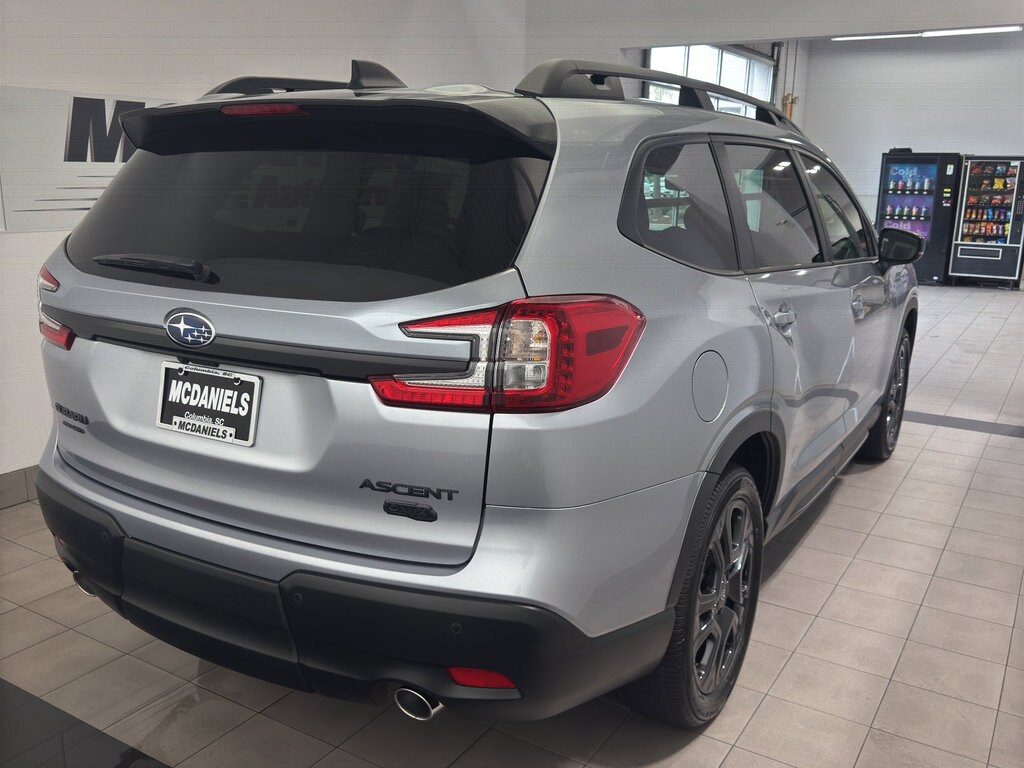 2025 Subaru Ascent Onyx Edition Touring photo 4