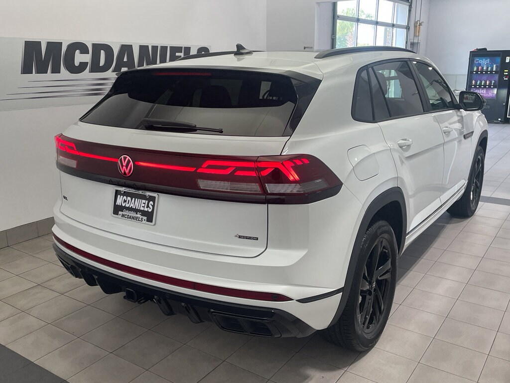 New 2026 Volkswagen Atlas Cross Sport 2.0T SEL R-Line Black 2.0T SEL R-Line Black 4MOTION