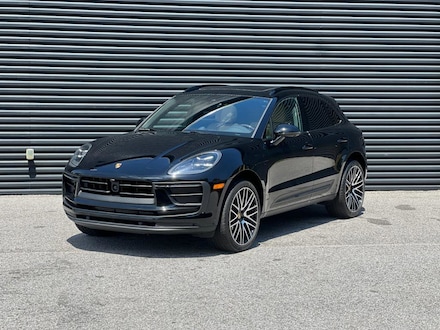 2025 Porsche Macan SUV