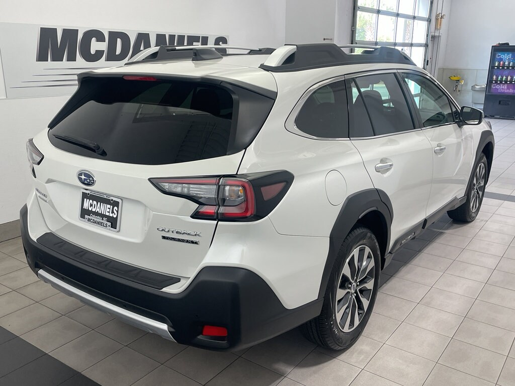 2025 Subaru Outback Touring XT photo 3