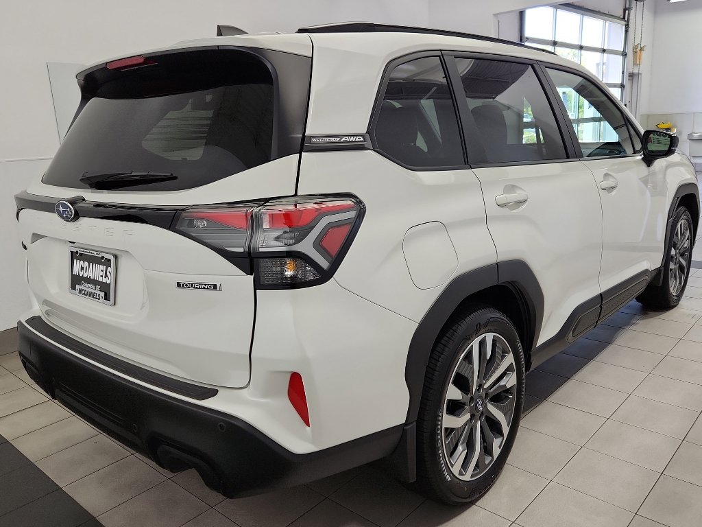 2025 Subaru Forester Touring photo 4