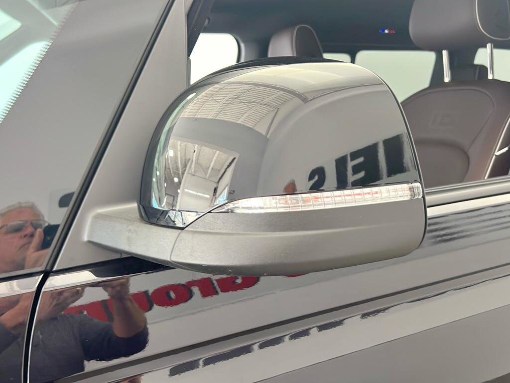 2025 Volkswagen ID. Buzz Pro S photo 4