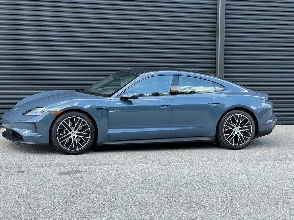 2025 Porsche Taycan 4 photo 2