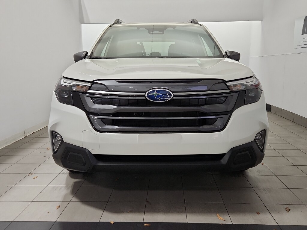 2025 Subaru Forester Premium photo 2