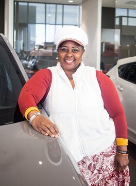 Staff member Yolanda Davis from ID_3b518888f076