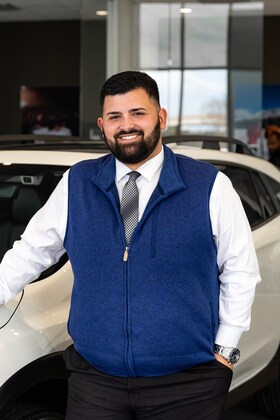 Staff member Angel Mestey from ID_3b518888f076