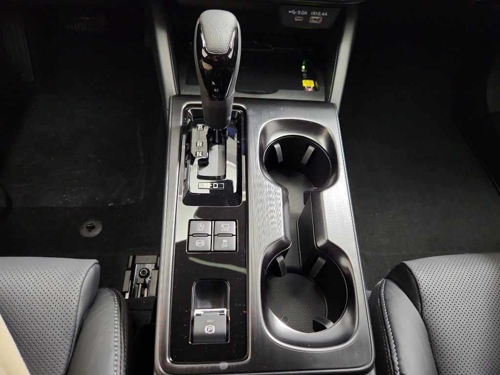 2026 Subaru Outback Touring - Photo 28