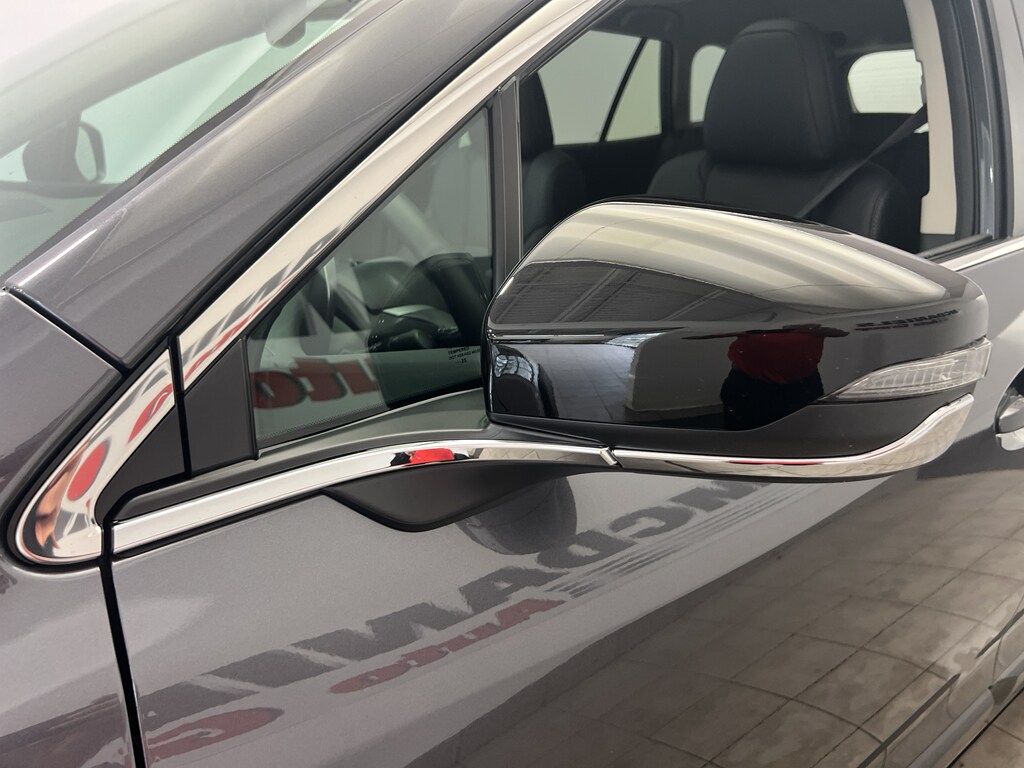 2025 Subaru Outback Limited XT photo 2
