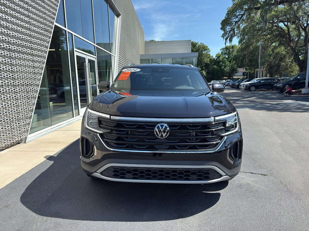 2024 Volkswagen Atlas Cross Sport SE Technology photo 2