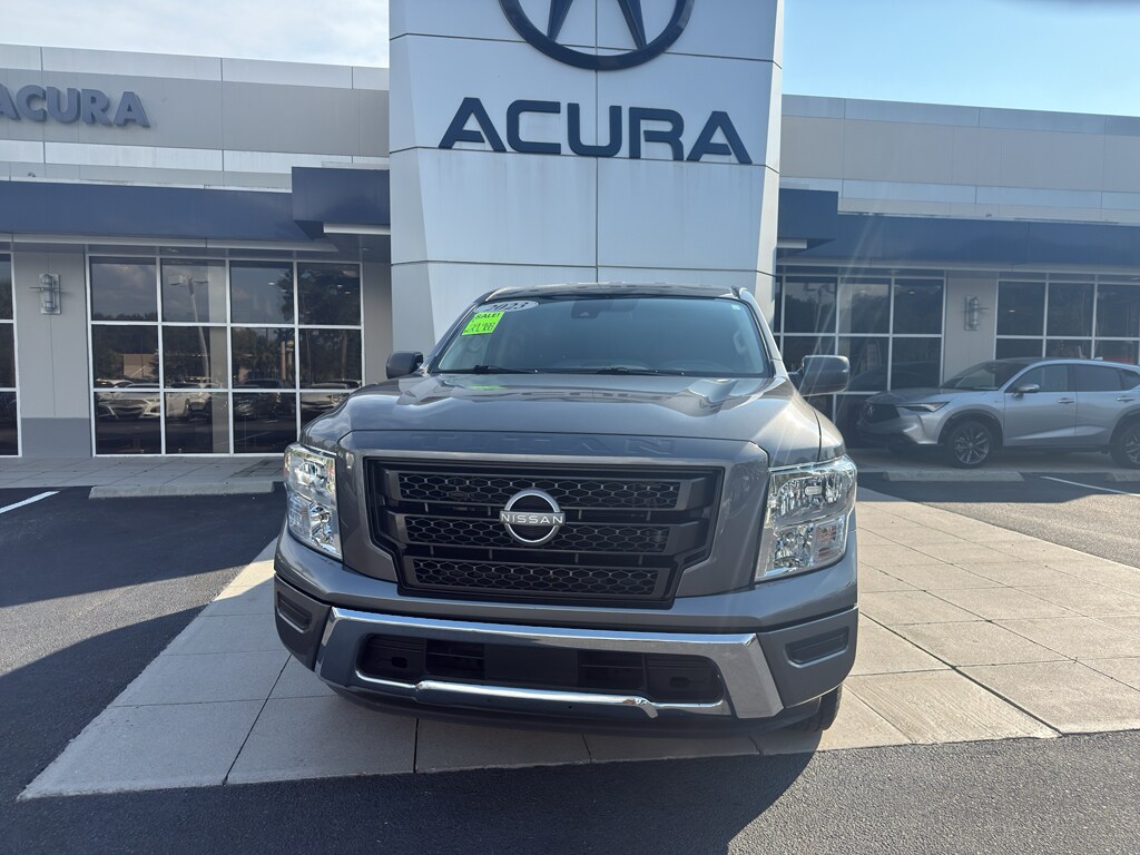 2023 Nissan Titan SV photo 2