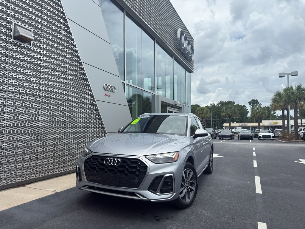 2022 Audi Q5 45 Premium's photo
