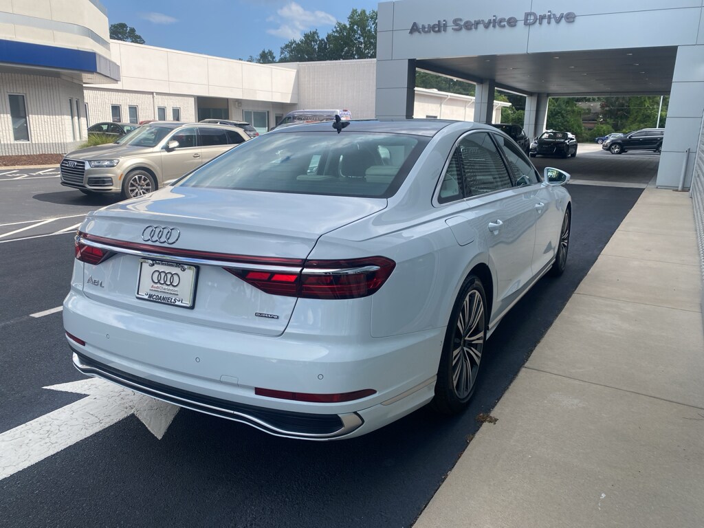 2022 Audi A8 L 55 photo 3