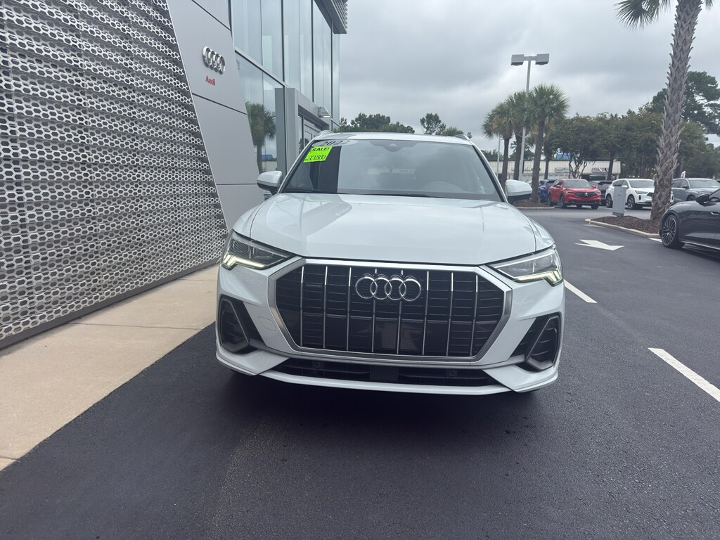 2022 Audi Q3 45 TFSI S line Premium photo 2