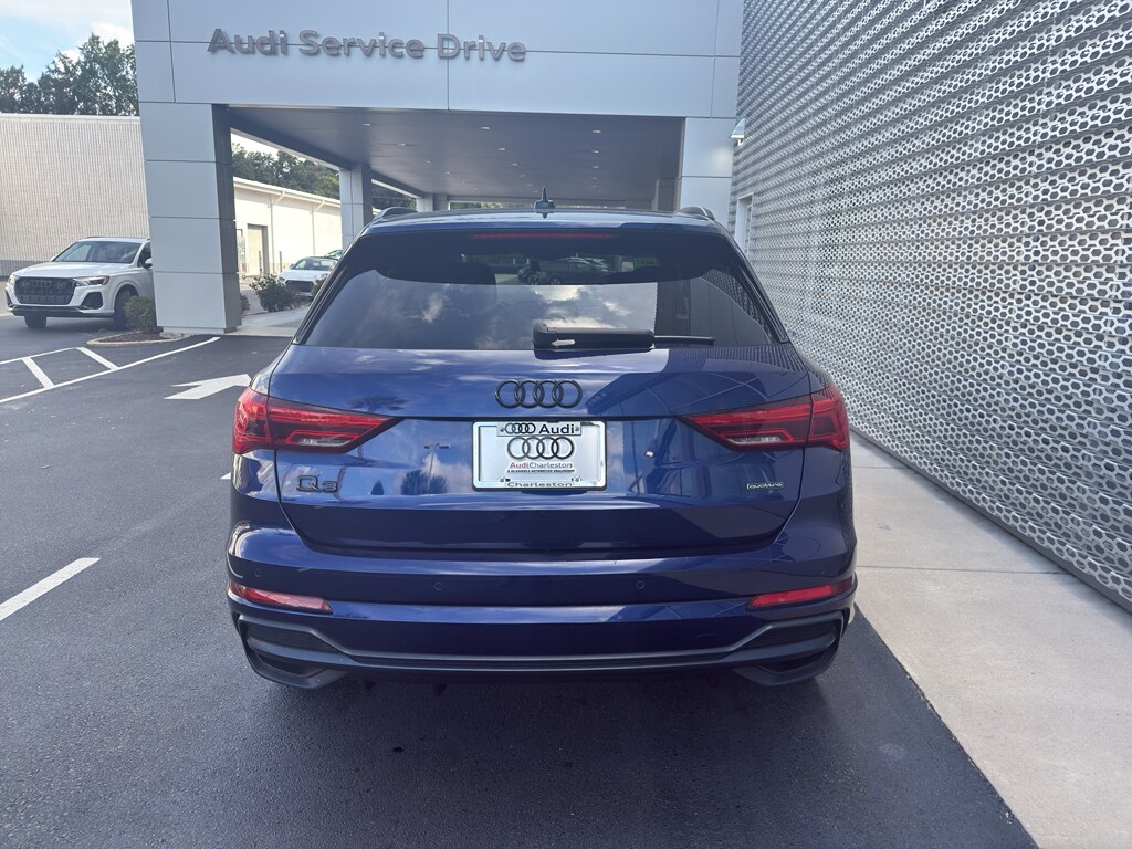 2021 Audi Q3 45 TFSI S line Premium photo 3