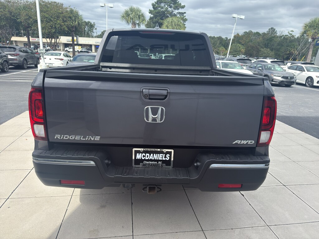 2017 Honda Ridgeline RTS photo 2