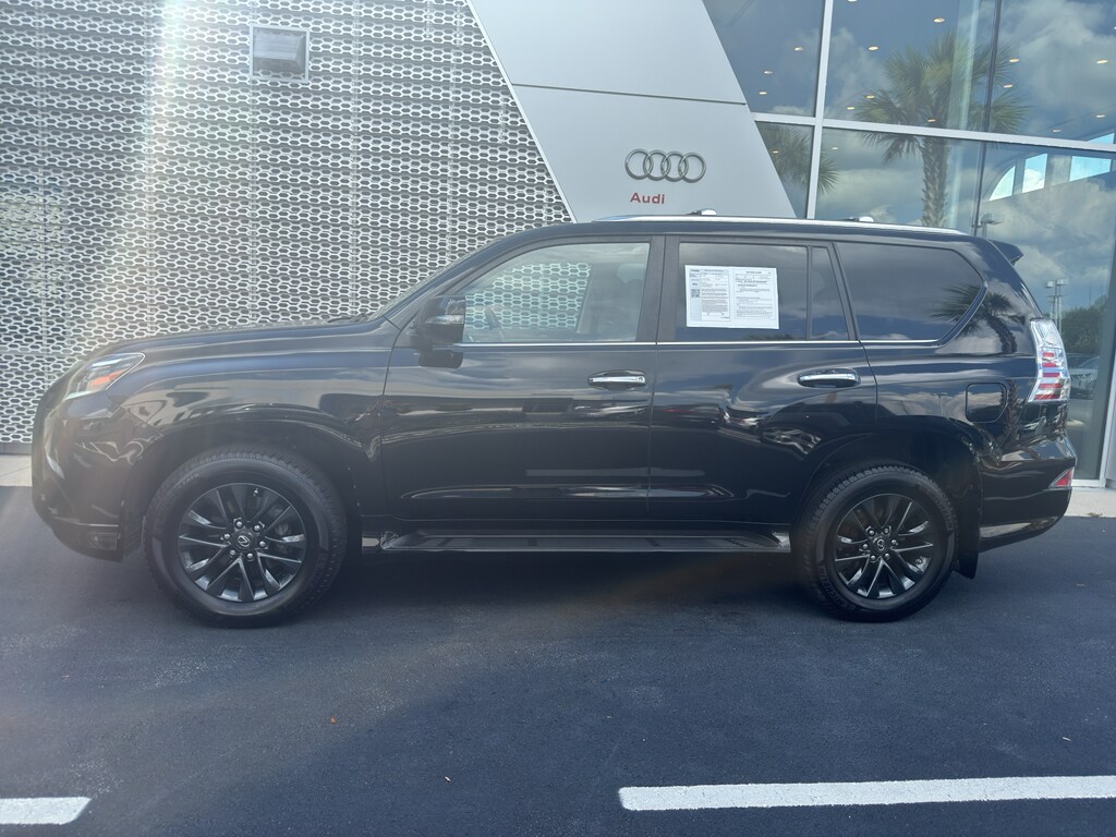 2022 Lexus GX 460 Premium photo 3