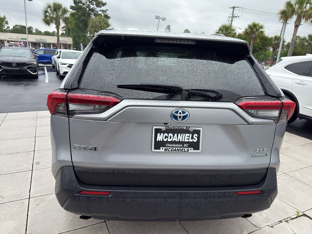 2023 Toyota RAV4 XLE Premium photo 4