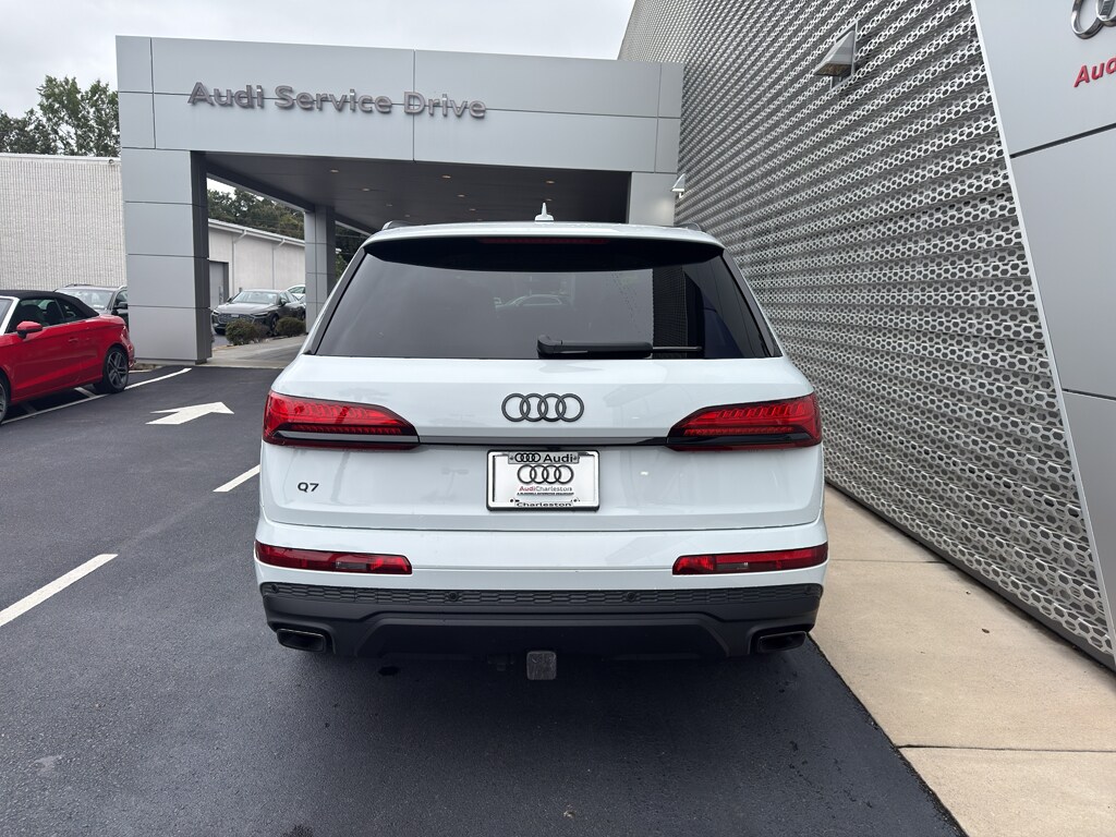 2025 Audi Q7 55 Premium photo 4