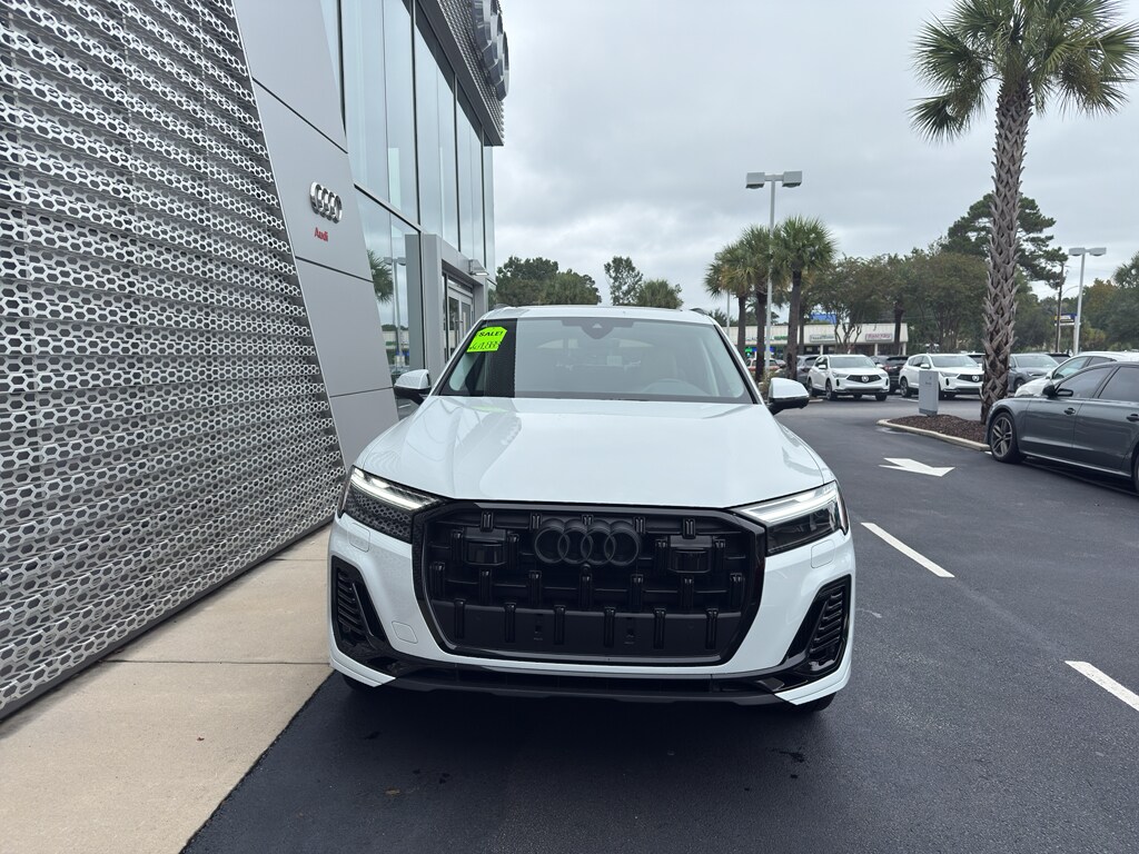 2025 Audi Q7 55 Premium photo 2