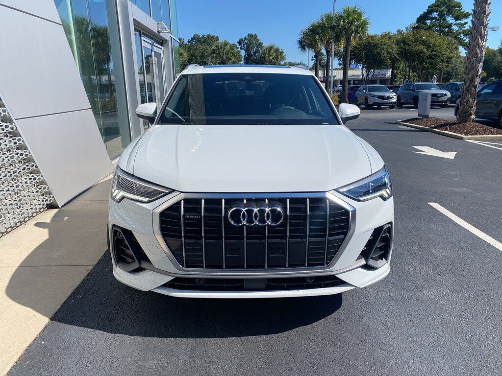 2025 Audi Q3 45 TFSI S line Premium photo 2