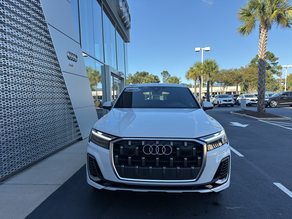 2025 Audi Q7 55 Premium photo 2