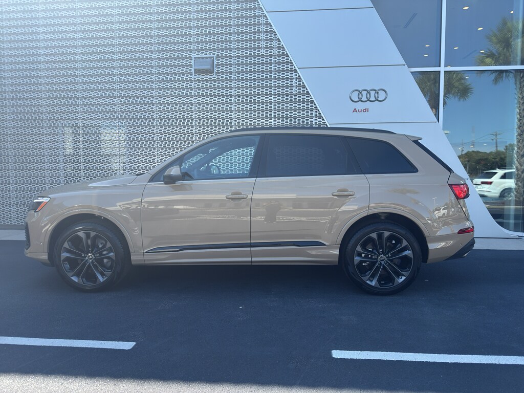 2025 Audi Q7 55 Premium photo 2