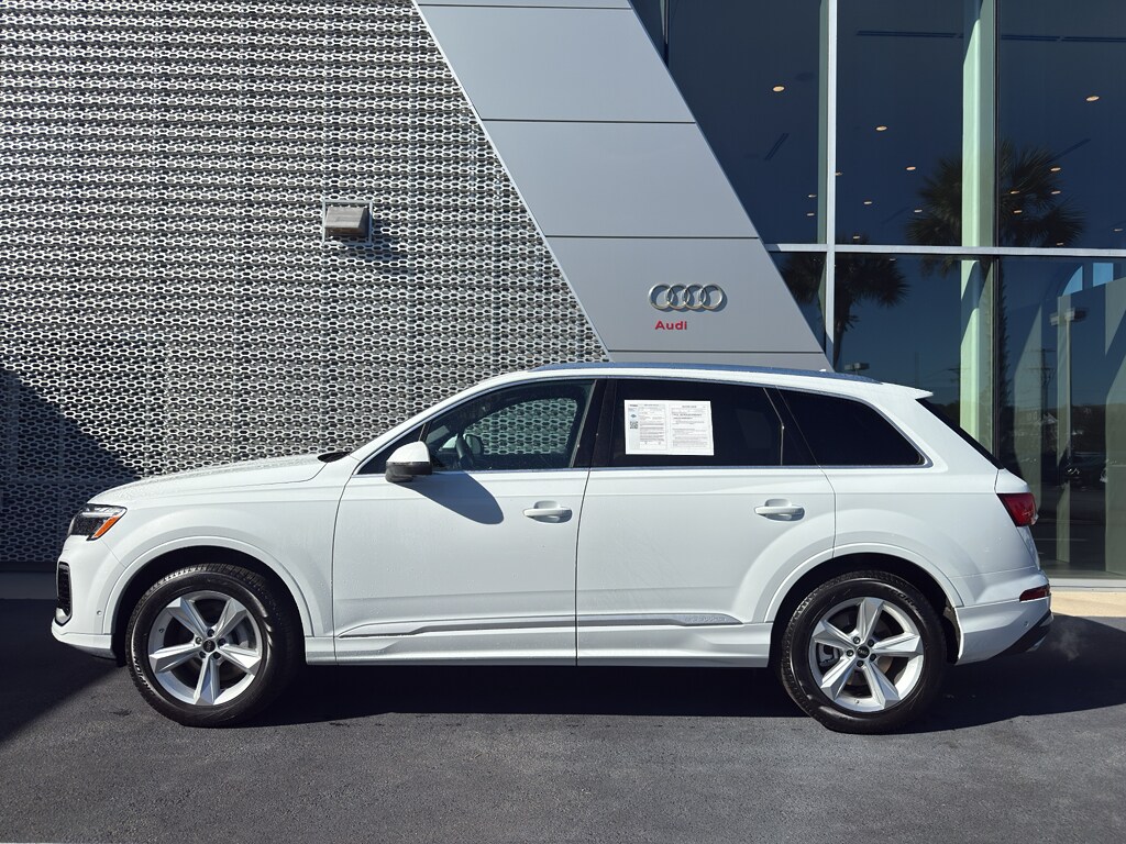 2025 Audi Q7 55 Premium photo 3