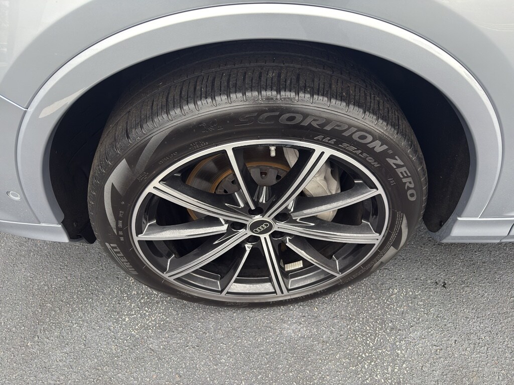 2022 Audi Q7 55 Premium Plus photo 3