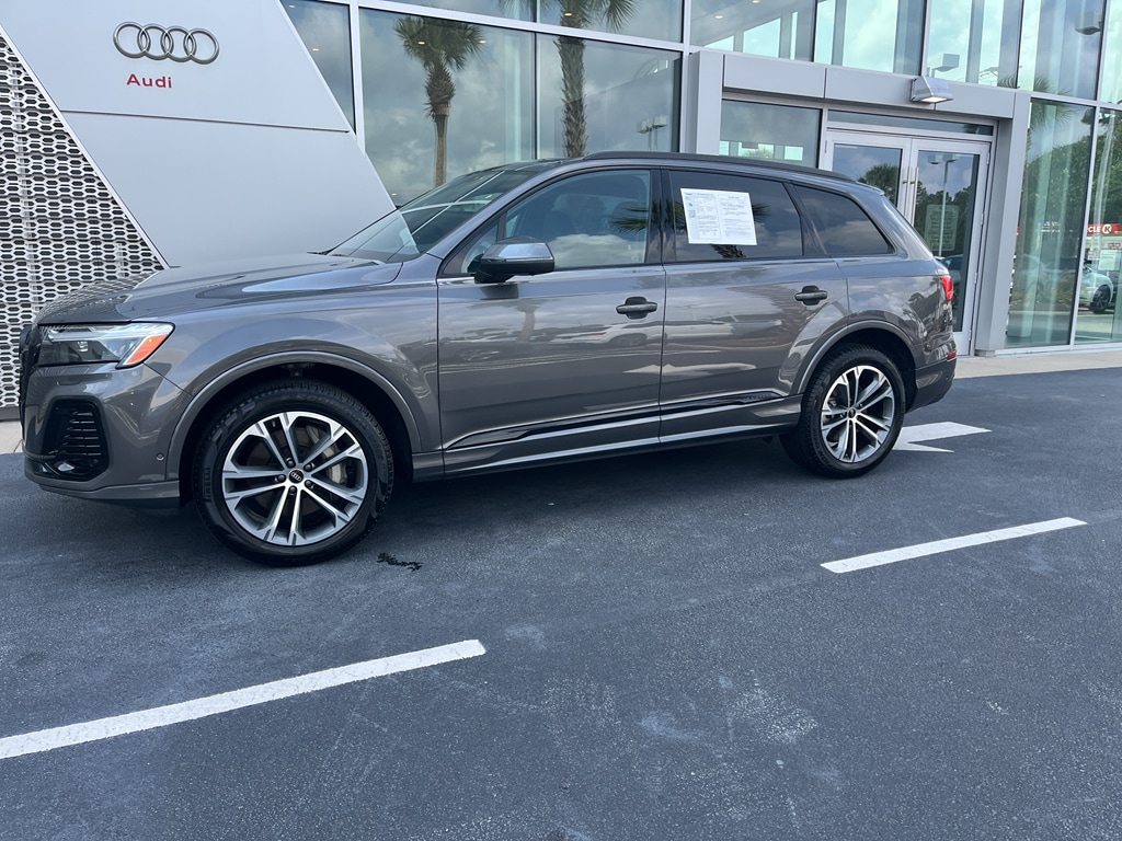 Used 2025 Audi Q7 45 Premium SUV