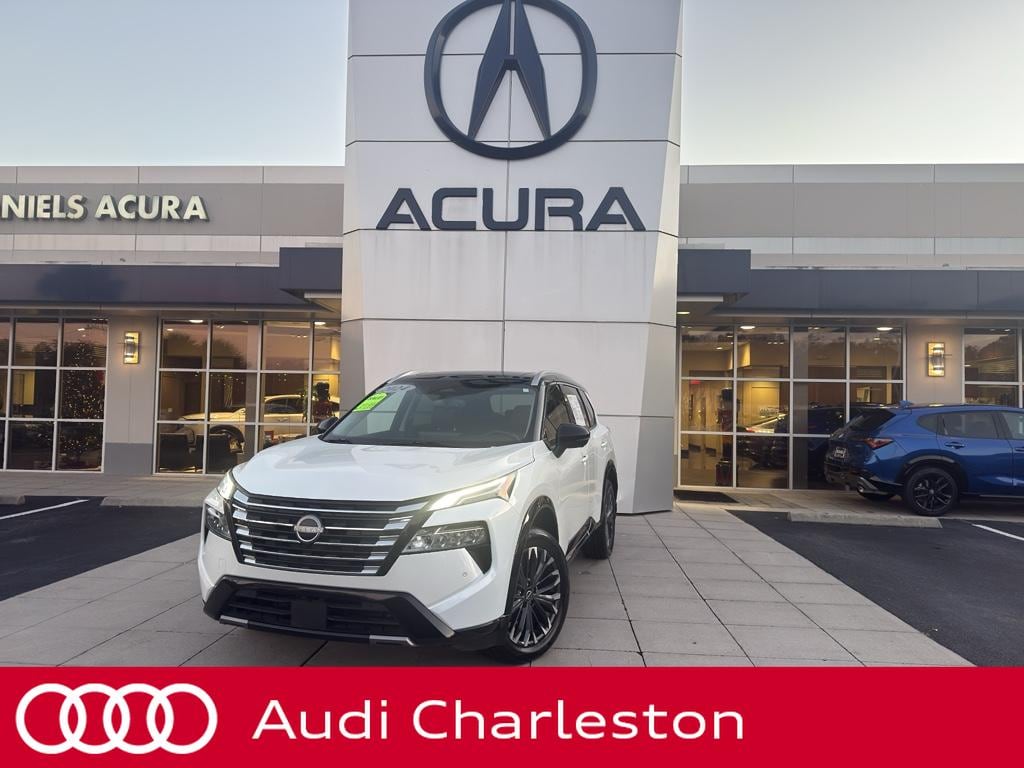 2024 Nissan Rogue Platinum's photo