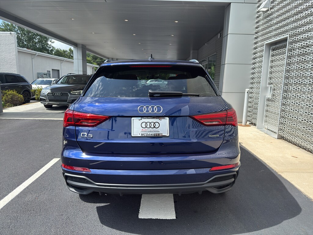 2024 Audi Q3 45 TFSI S line Premium photo 4