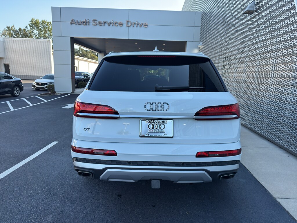 2025 Audi Q7 55 Premium photo 4