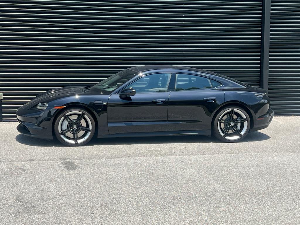 2023 Porsche Taycan 4S photo 2