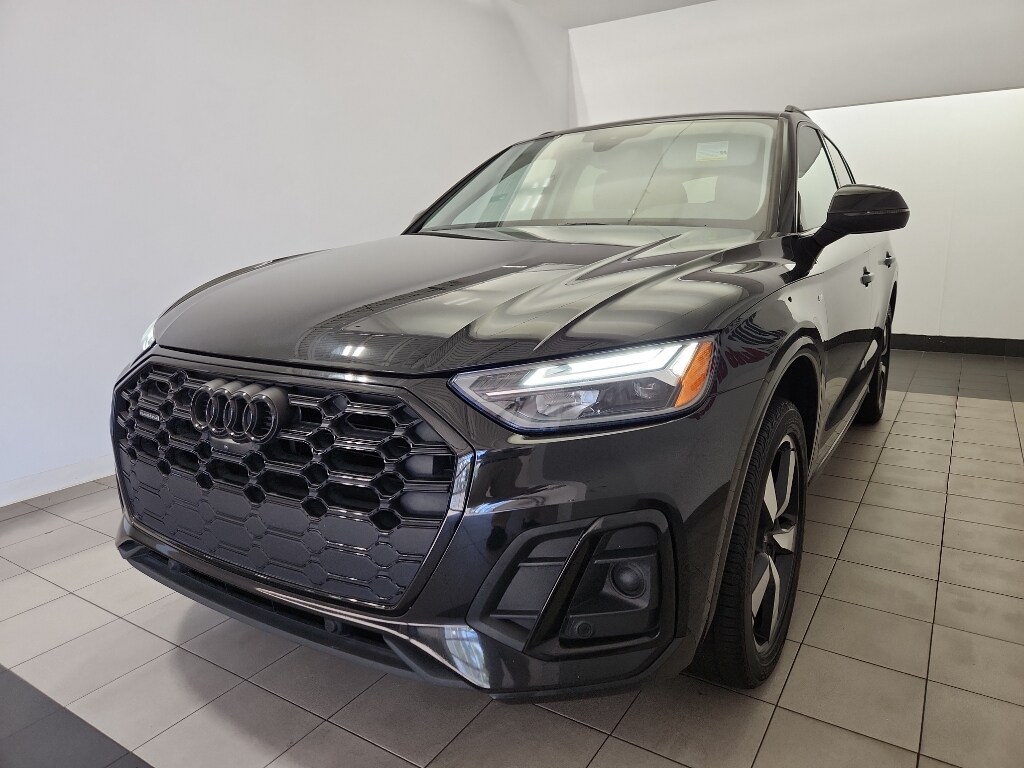 2022 Audi Q5 45 S line Premium Plus photo 2