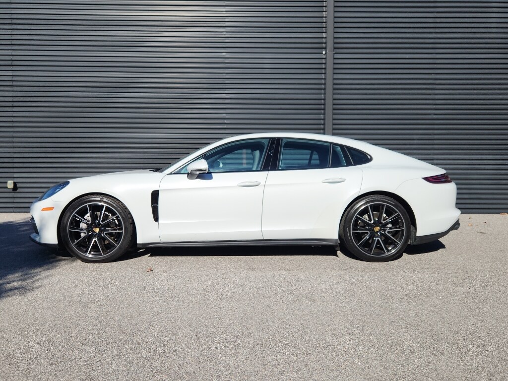 2019 Porsche Panamera Base 4 photo 2