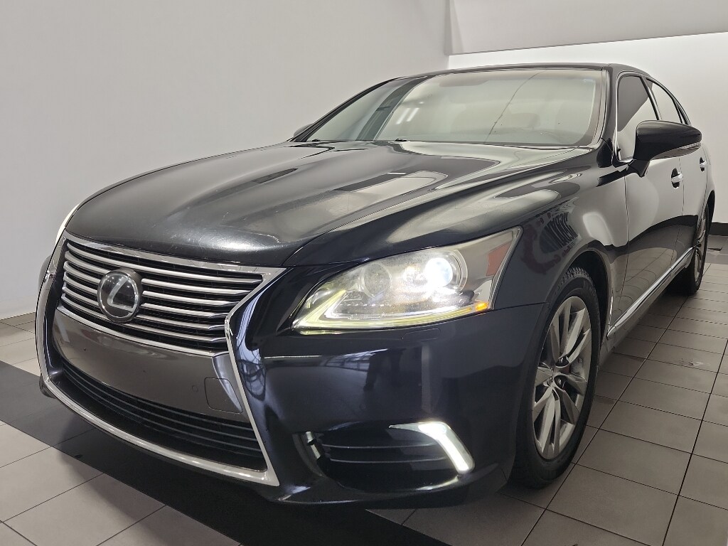 2013 Lexus LS 460 photo 2
