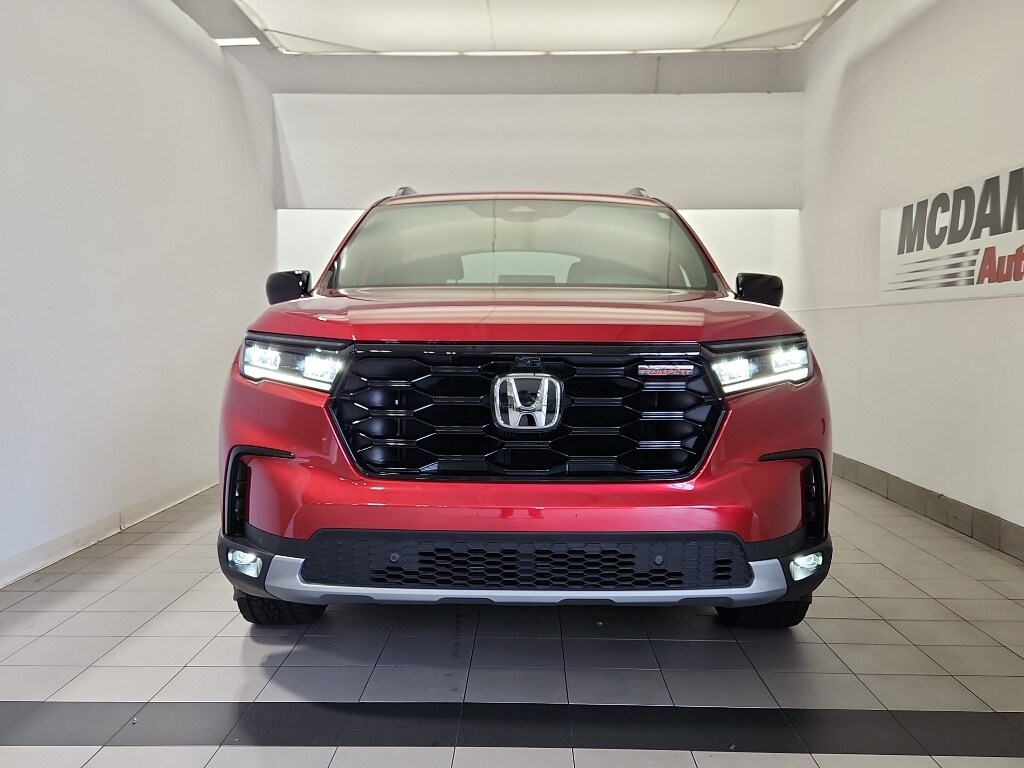 Used 2025 Honda Pilot TrailSport SUV