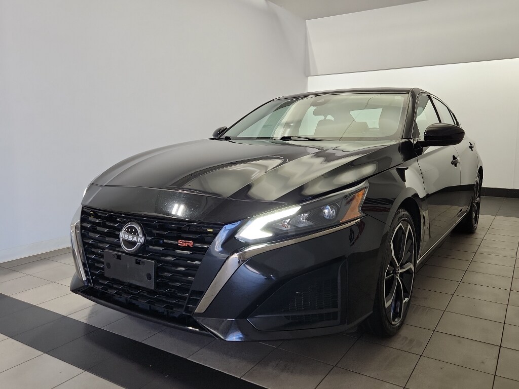 2024 Nissan Altima 2.5 SR photo 2
