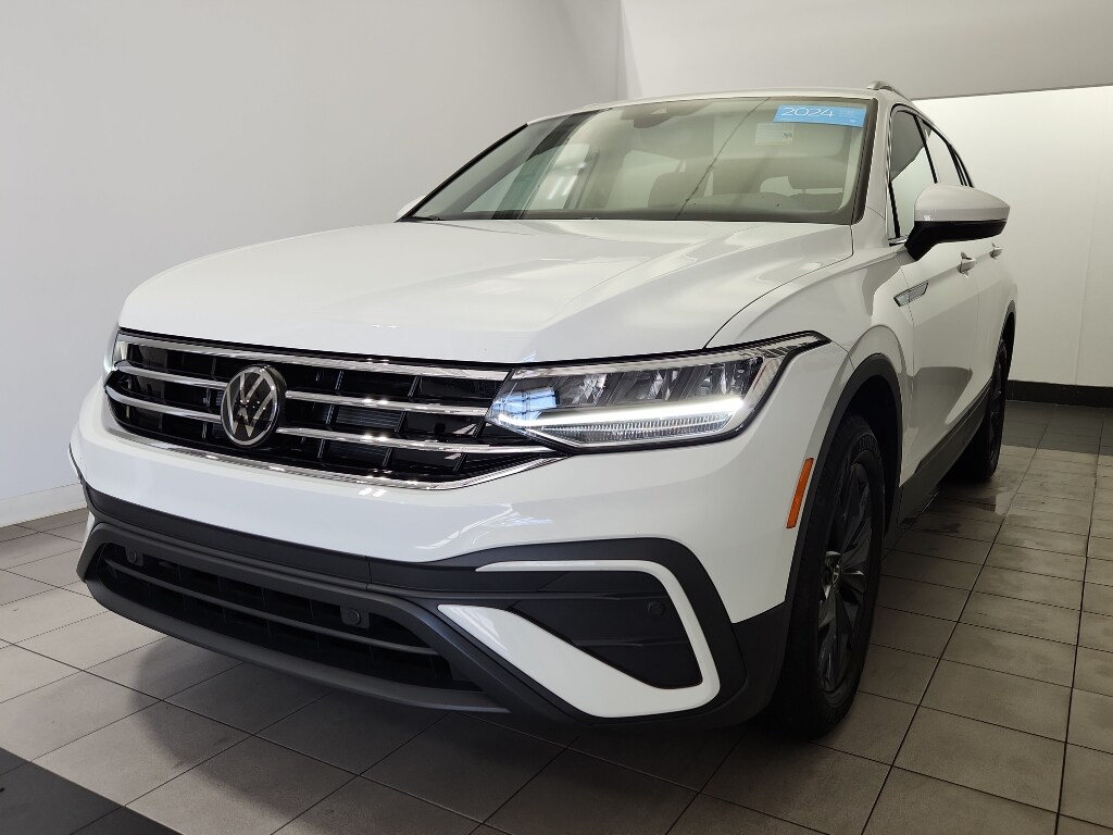 2024 Volkswagen Tiguan SE Wolfsburg Edition photo 2