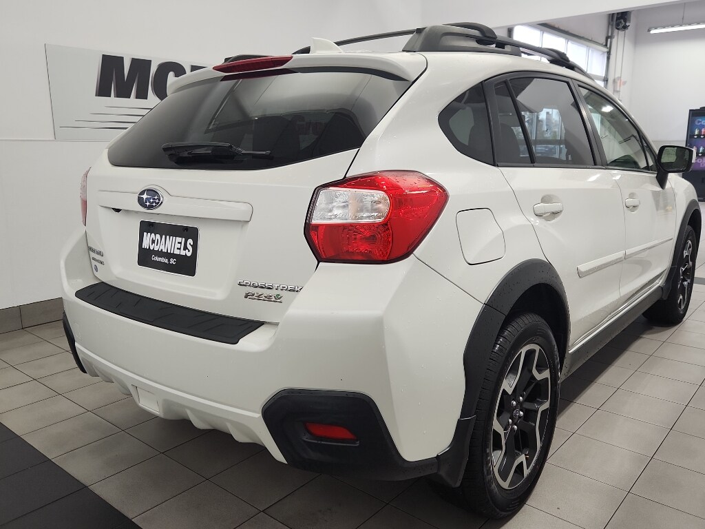 2017 Subaru Crosstrek 2.0i Premium photo 3