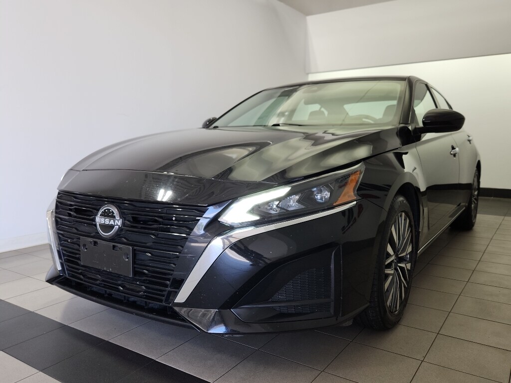 Used 2024 Nissan Altima 2.5 SV Sedan