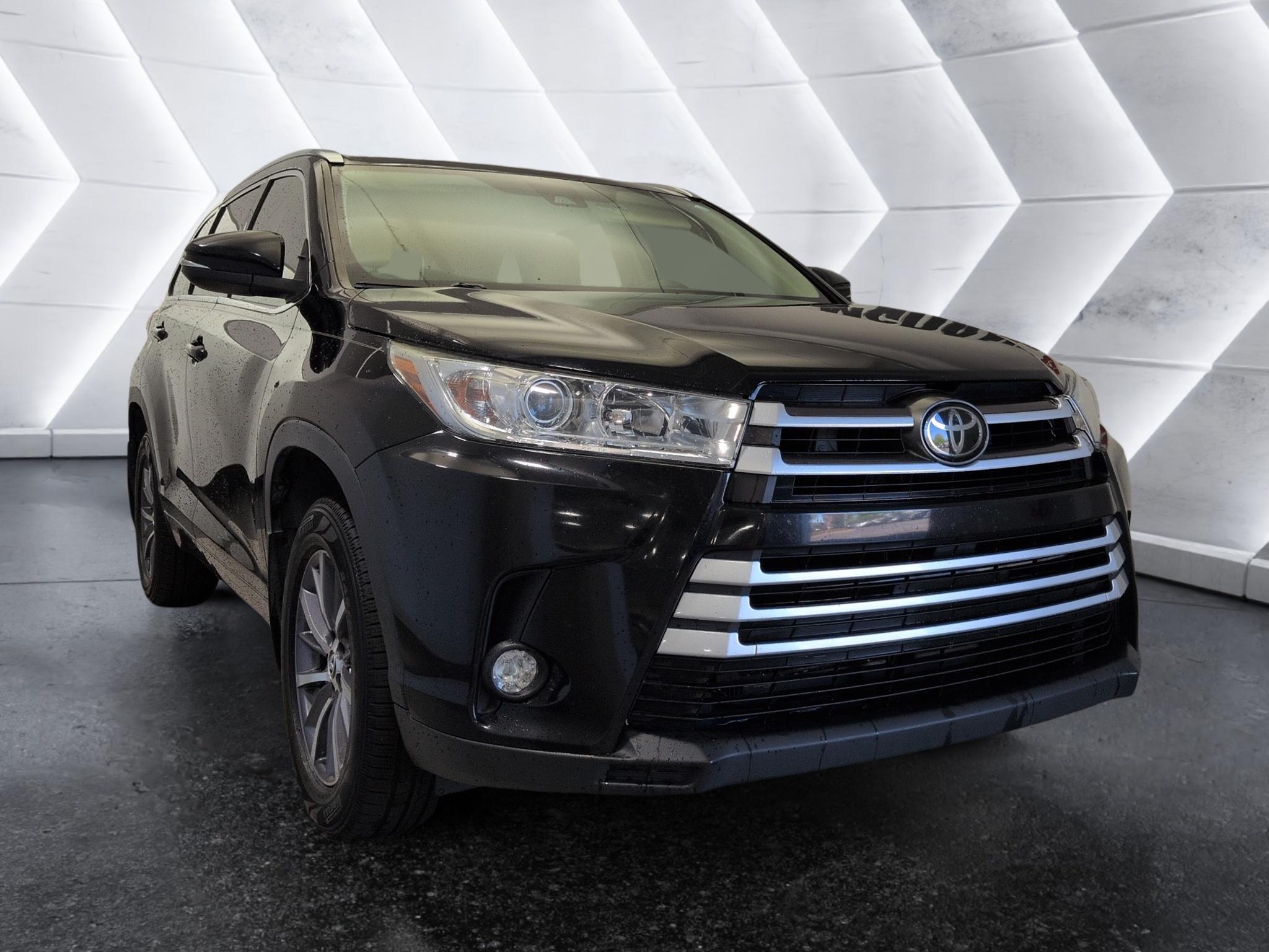 Used 2017 Toyota Highlander XLE V6 SUV