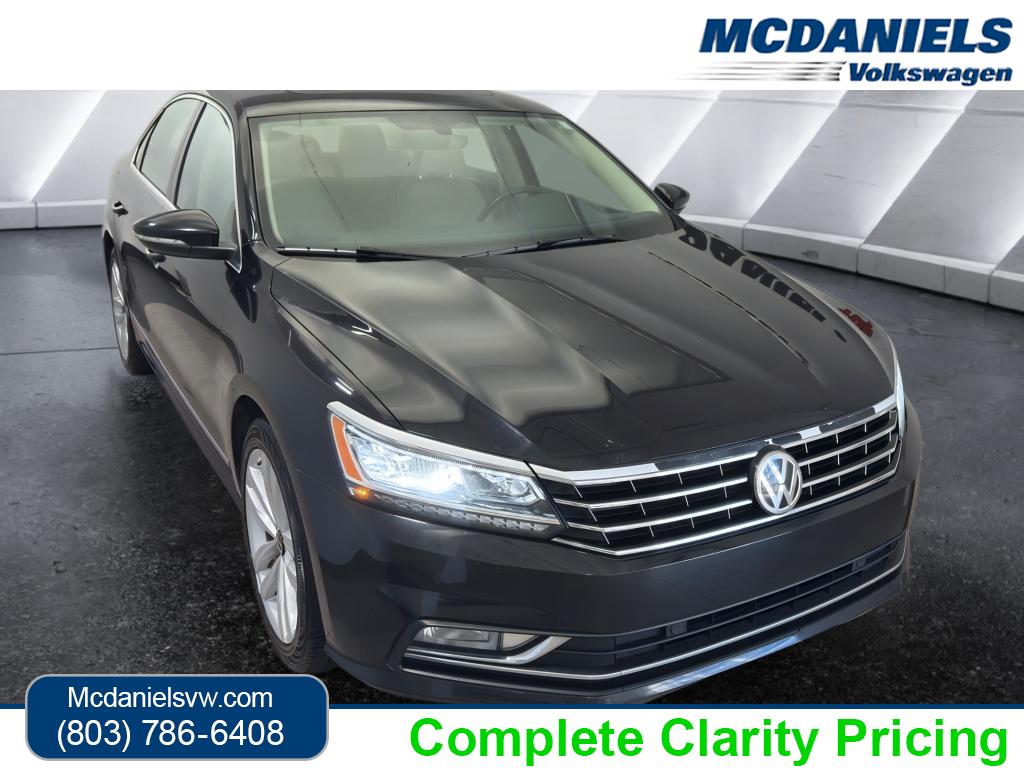 2017 Volkswagen Passat SE's photo