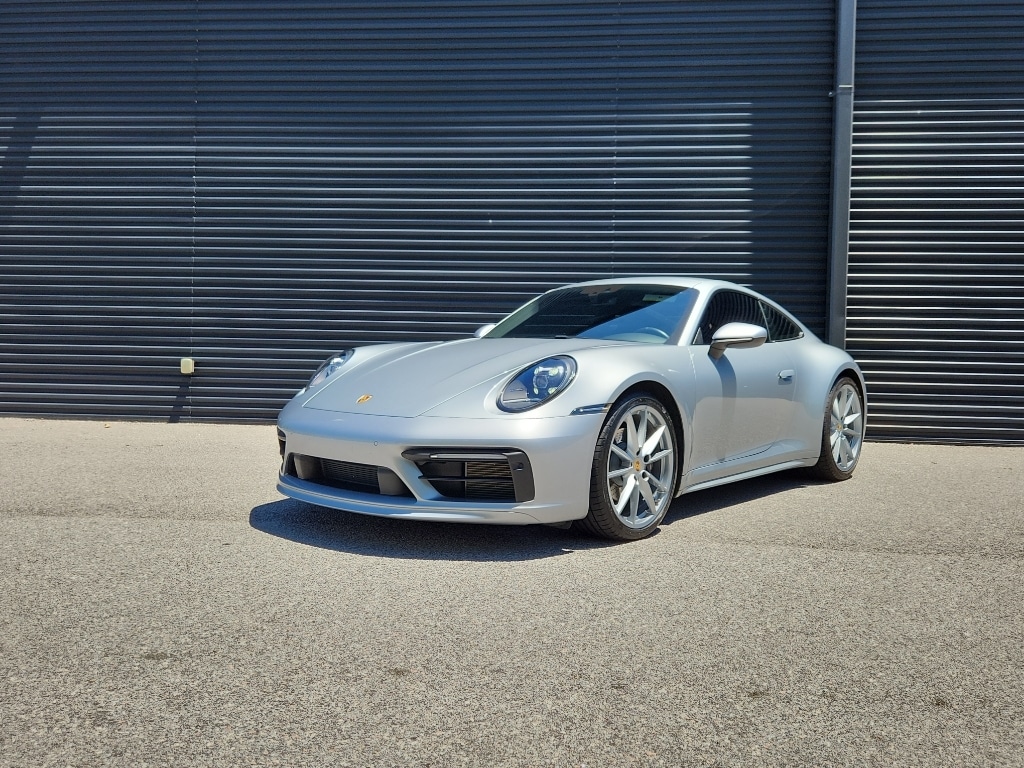 2022 Porsche 911 Carrera 4 Coupe's photo